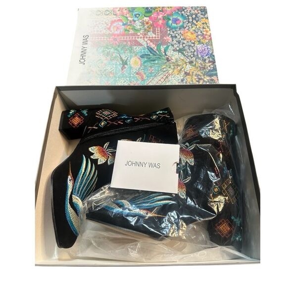 Johnny Was Devine Boho Chick Black Floral Embroidered Booties Size 38 NIB - Picture 2 of 15